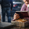 Preso recordman delle truffe agli anziani