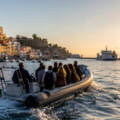 A Ischia in gommone per non saltare scrutini ed esami