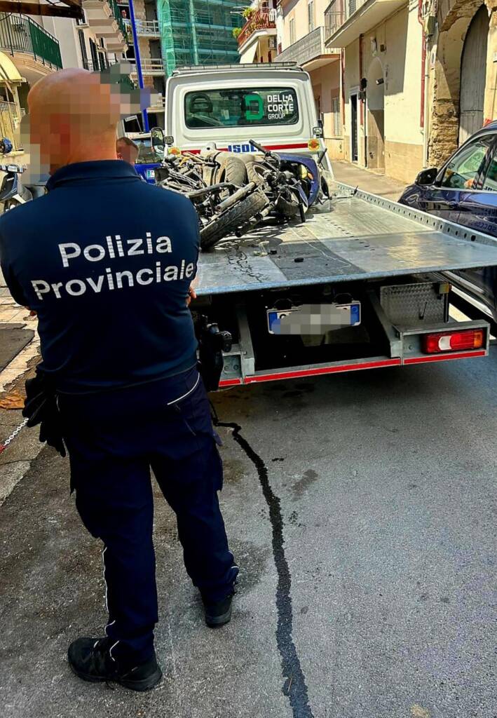 Caserta, chiusa officina fantasma