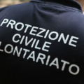 Vico Equense, paura per un vasto incendio 